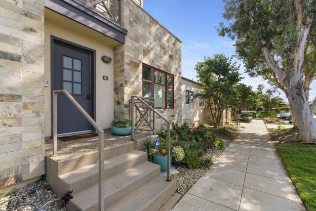 215 2nd St 101, Encinitas, CA 92024