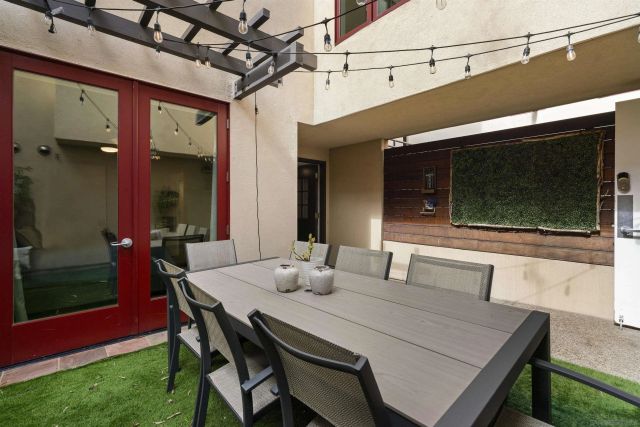 215 2nd St 101, Encinitas, CA 92024