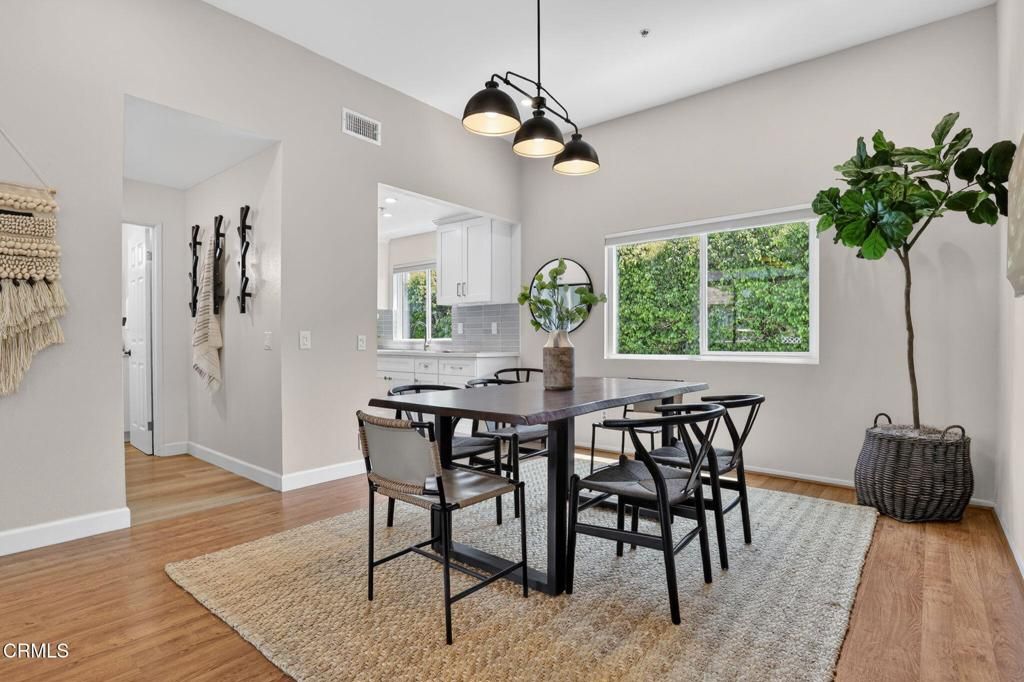 Image 11 of property listing at 657 S Marengo Avenue 4, Pasadena, CA 91106