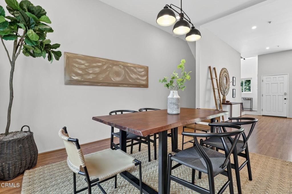 Image 13 of property listing at 657 S Marengo Avenue 4, Pasadena, CA 91106