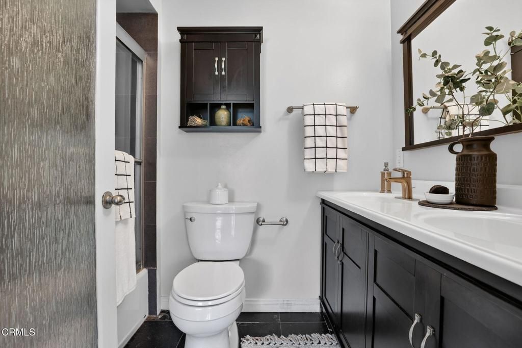 Image 26 of property listing at 657 S Marengo Avenue 4, Pasadena, CA 91106