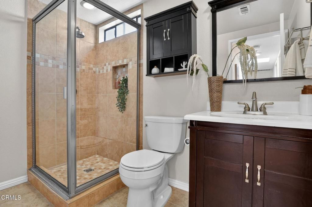 Image 34 of property listing at 657 S Marengo Avenue 4, Pasadena, CA 91106