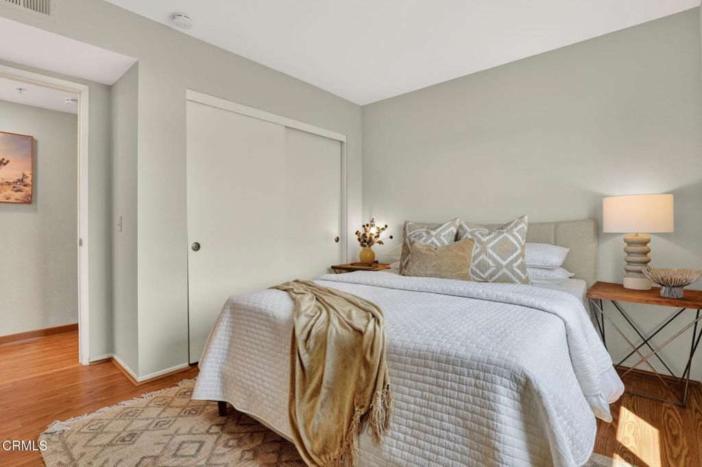 Image 37 of property listing at 657 S Marengo Avenue 4, Pasadena, CA 91106