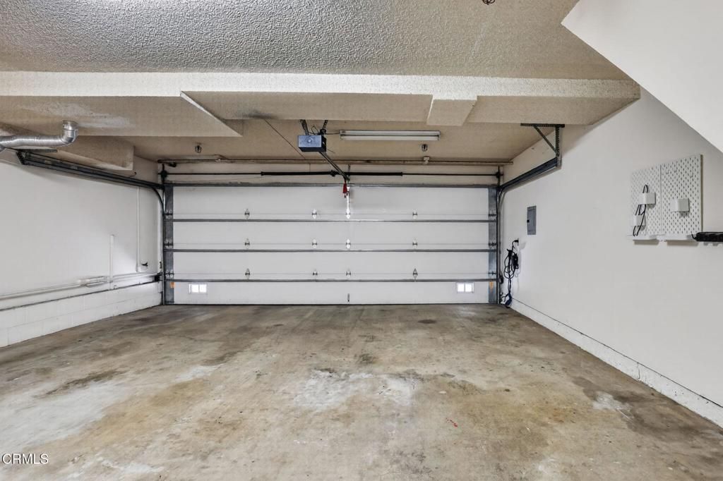 Image 40 of property listing at 657 S Marengo Avenue 4, Pasadena, CA 91106