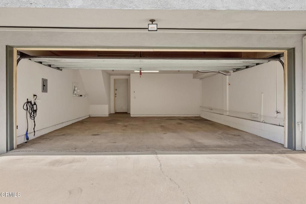 Image 41 of property listing at 657 S Marengo Avenue 4, Pasadena, CA 91106