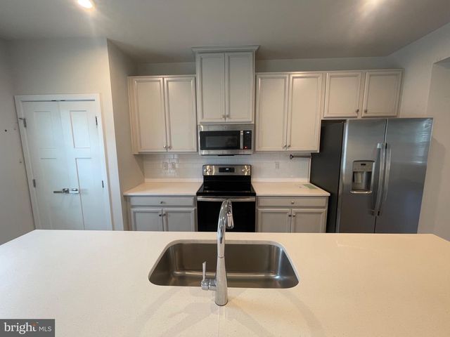 5 CARDINAL CT, Sewell, NJ 08080