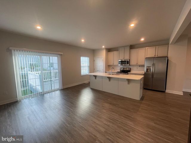 5 CARDINAL CT, Sewell, NJ 08080