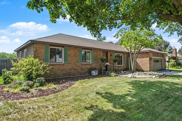 3893 Granada Court Nw, City Of Walker, MI 49534