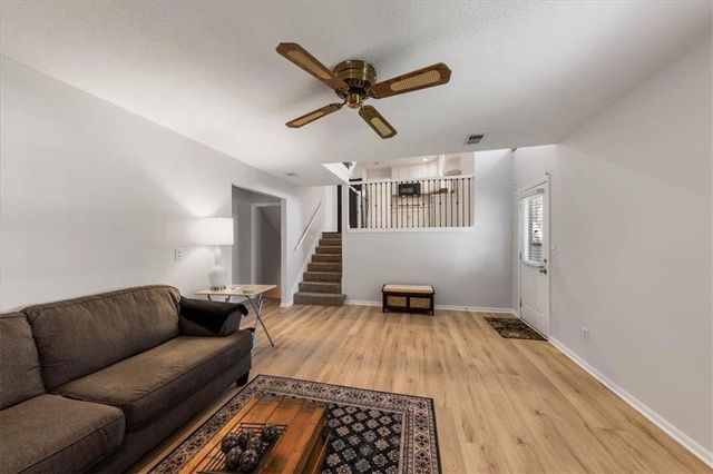 8516 DARNELL Street, Lenexa, KS 66215