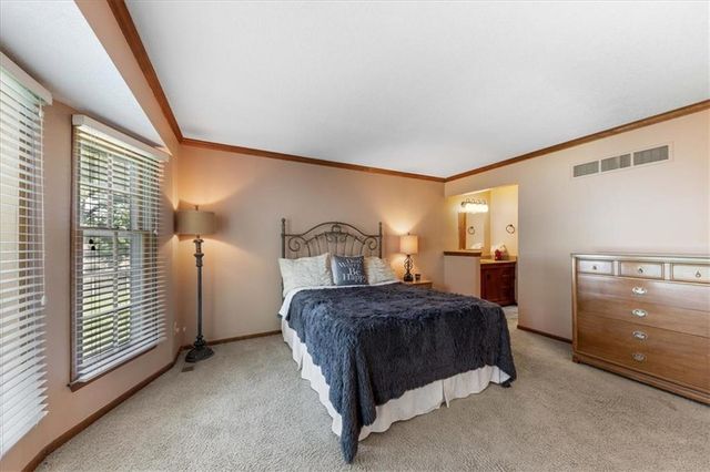 8516 DARNELL Street, Lenexa, KS 66215