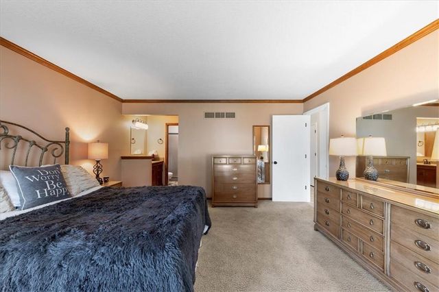 8516 DARNELL Street, Lenexa, KS 66215