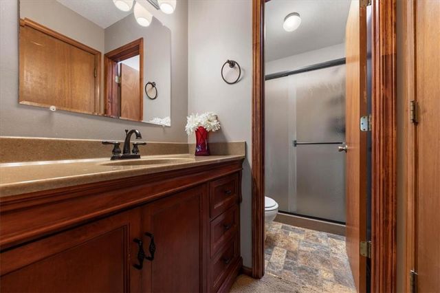8516 DARNELL Street, Lenexa, KS 66215