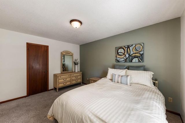 8516 DARNELL Street, Lenexa, KS 66215