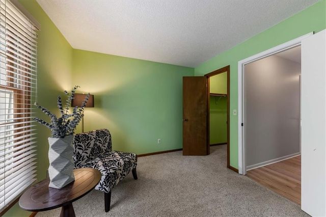 8516 DARNELL Street, Lenexa, KS 66215