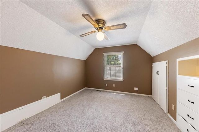 8516 DARNELL Street, Lenexa, KS 66215