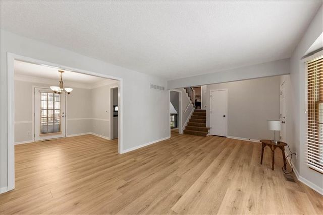 8516 DARNELL Street, Lenexa, KS 66215