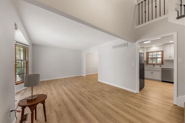 8516 DARNELL Street, Lenexa, KS 66215