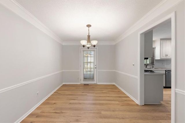 8516 DARNELL Street, Lenexa, KS 66215