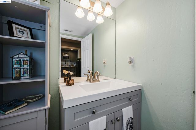 3277 Monika Ln, Fairview, CA 94541