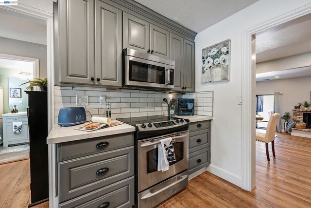 3277 Monika Ln, Fairview, CA 94541