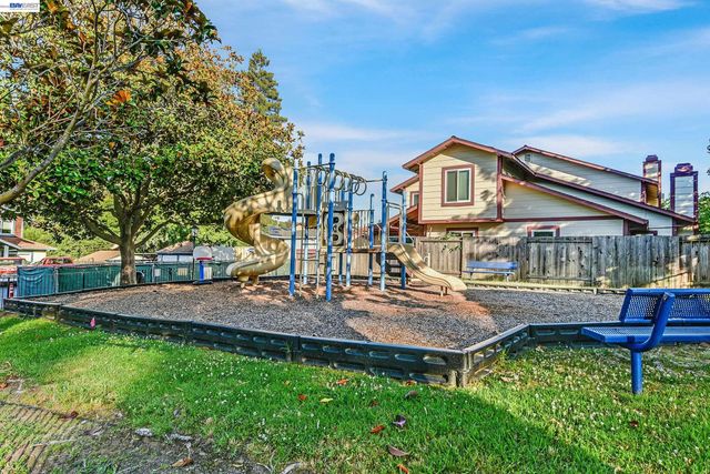 3277 Monika Ln, Fairview, CA 94541