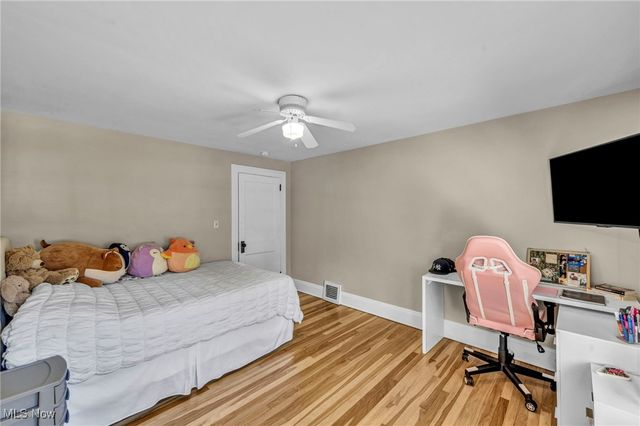 38850 Harmondale Drive, Willoughby, OH 44094