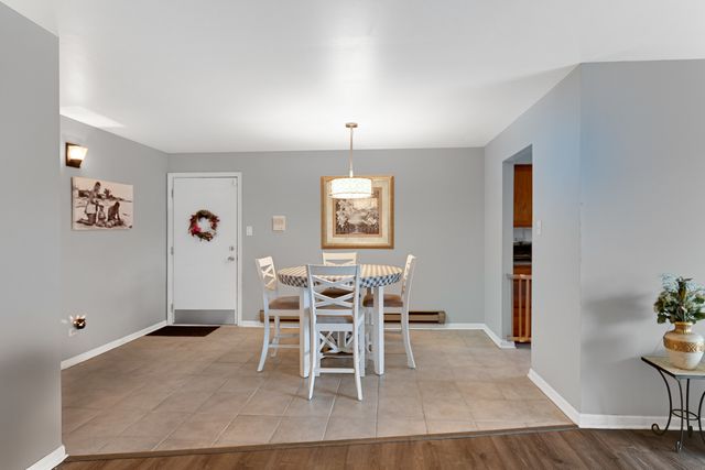 12850 Crestbrook Court 10, Crestwood, IL 60418
