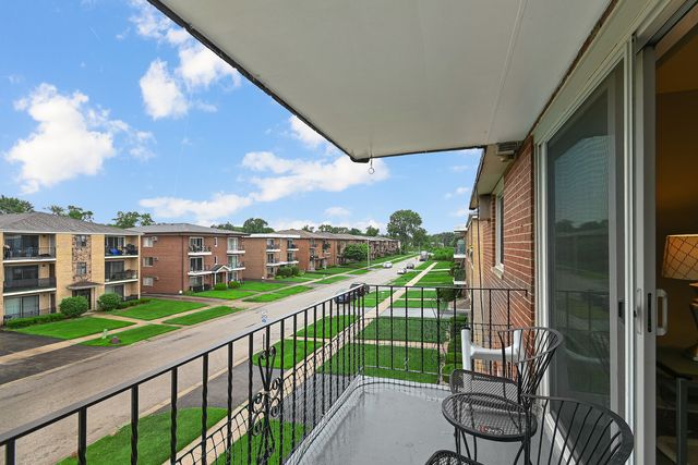 12850 Crestbrook Court 10, Crestwood, IL 60418