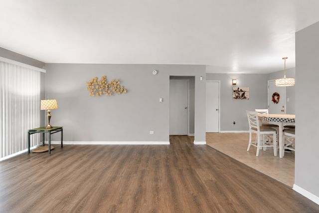 12850 Crestbrook Court 10, Crestwood, IL 60418