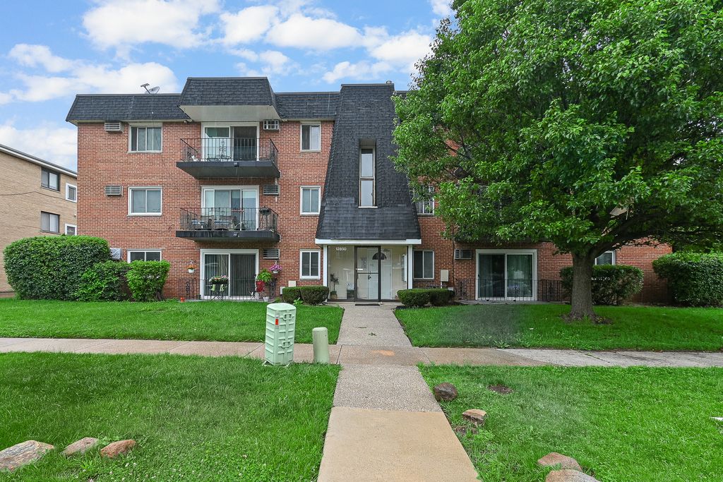 12850 Crestbrook Court 10, Crestwood, IL 60418