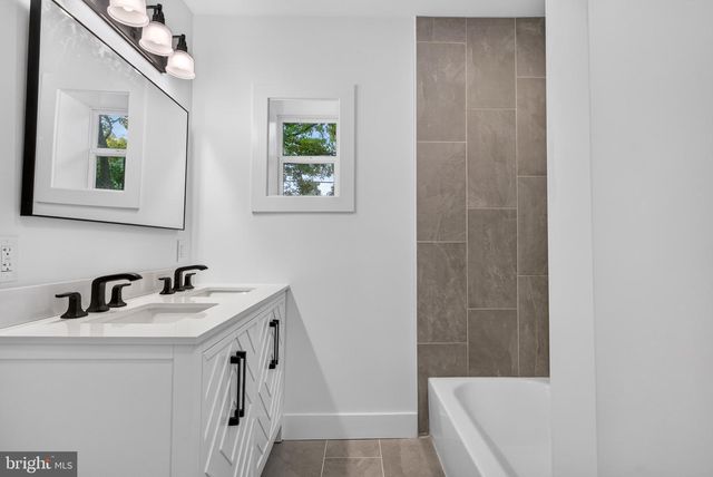 120 TUCKAHOE RD, Sewell, NJ 08080