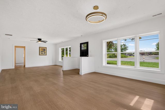 120 TUCKAHOE RD, Sewell, NJ 08080