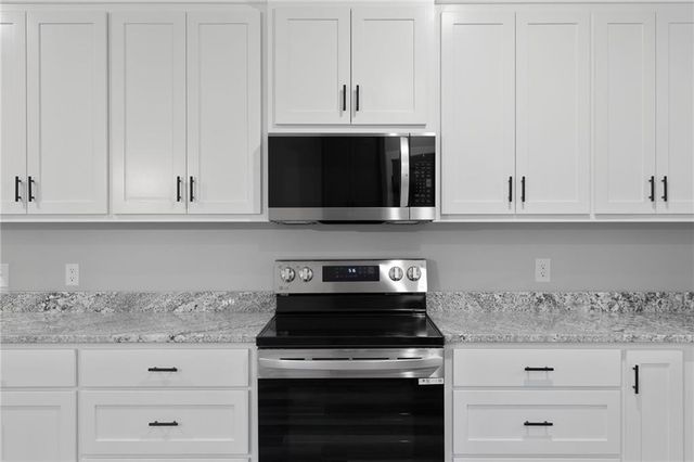 328 NE 51st Road, Warrensburg, MO 64093