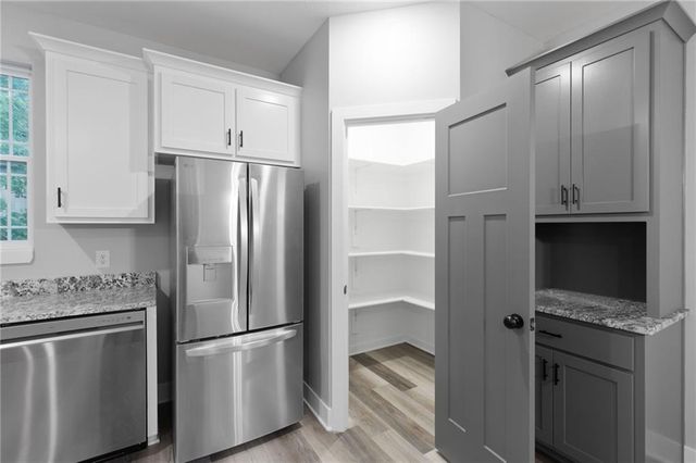 328 NE 51st Road, Warrensburg, MO 64093