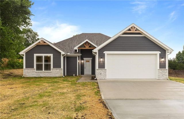 328 NE 51st Road, Warrensburg, MO 64093