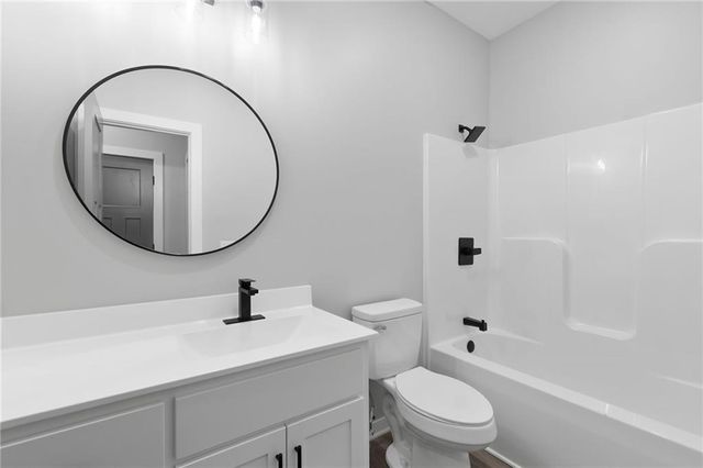 328 NE 51st Road, Warrensburg, MO 64093