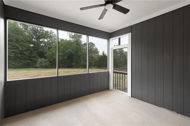 328 NE 51st Road, Warrensburg, MO 64093