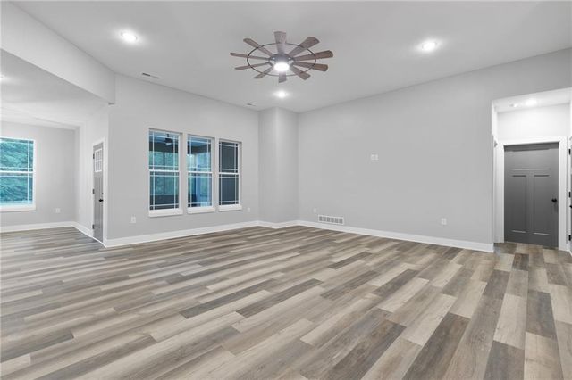 328 NE 51st Road, Warrensburg, MO 64093