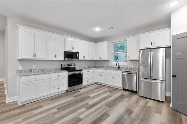 328 NE 51st Road, Warrensburg, MO 64093