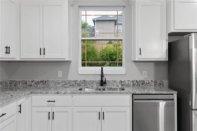 328 NE 51st Road, Warrensburg, MO 64093