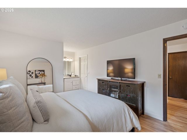 2559 TROY Ct, West Linn, OR 97068