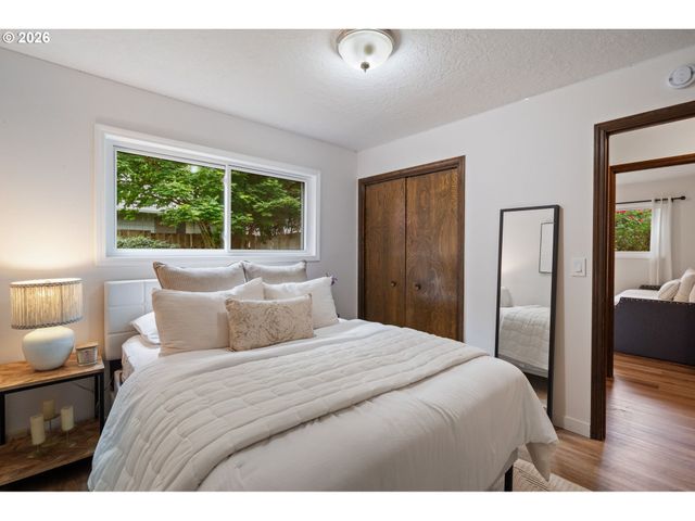 2559 TROY Ct, West Linn, OR 97068
