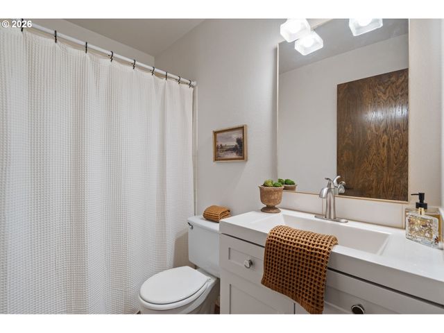 2559 TROY Ct, West Linn, OR 97068