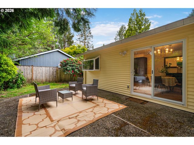 2559 TROY Ct, West Linn, OR 97068