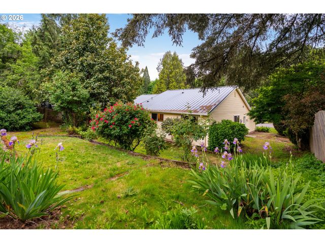 2559 TROY Ct, West Linn, OR 97068