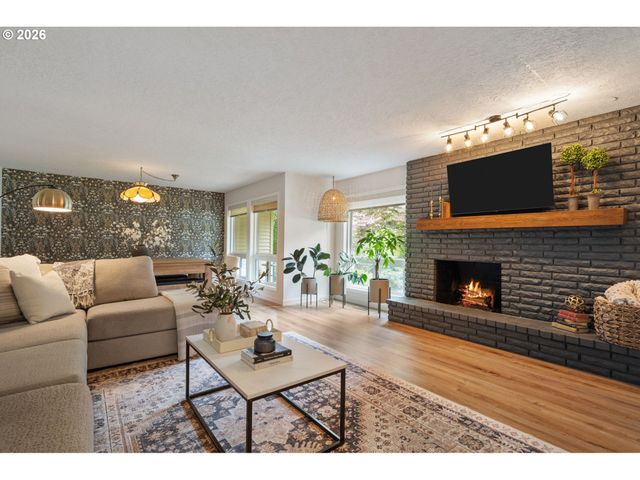 2559 TROY Ct, West Linn, OR 97068