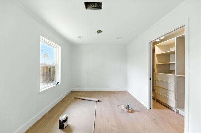 2210 Wakefield Drive, Houston, TX 77018