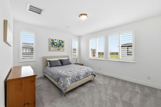 10071 Sea Turtle Street, Elk Grove, CA 95757