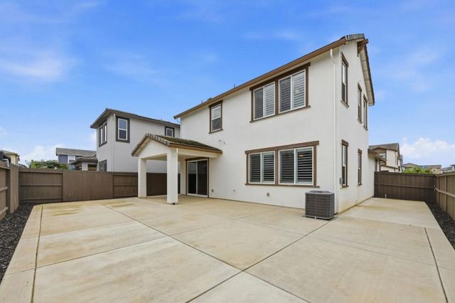 10071 Sea Turtle Street, Elk Grove, CA 95757