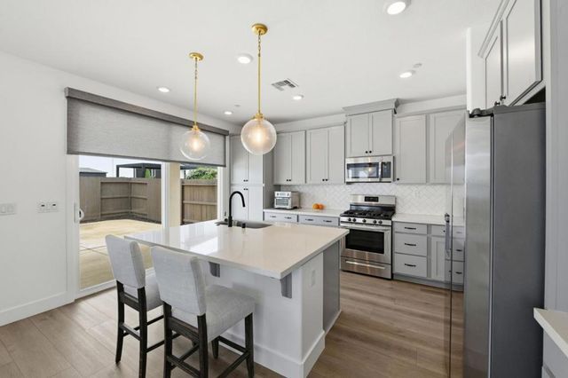 10071 Sea Turtle Street, Elk Grove, CA 95757